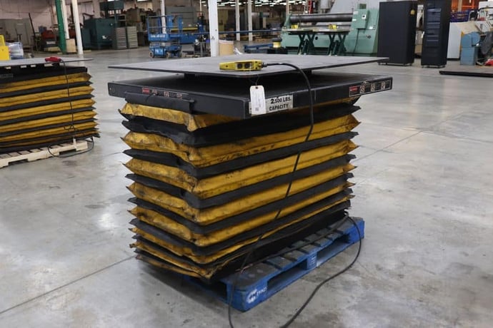 2500 lb. Autoquip, hydraulic lift table, hand Control, 11"-47" height - Image 5