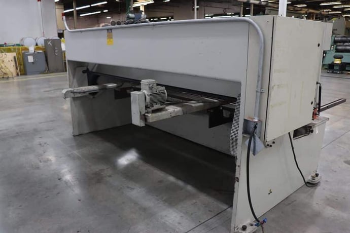1/4" x 10' Durma #DHGM-3006, CNC plate shear, 36" back gauge, 58" squaring arm, foot pedal, 2002 - Image 4
