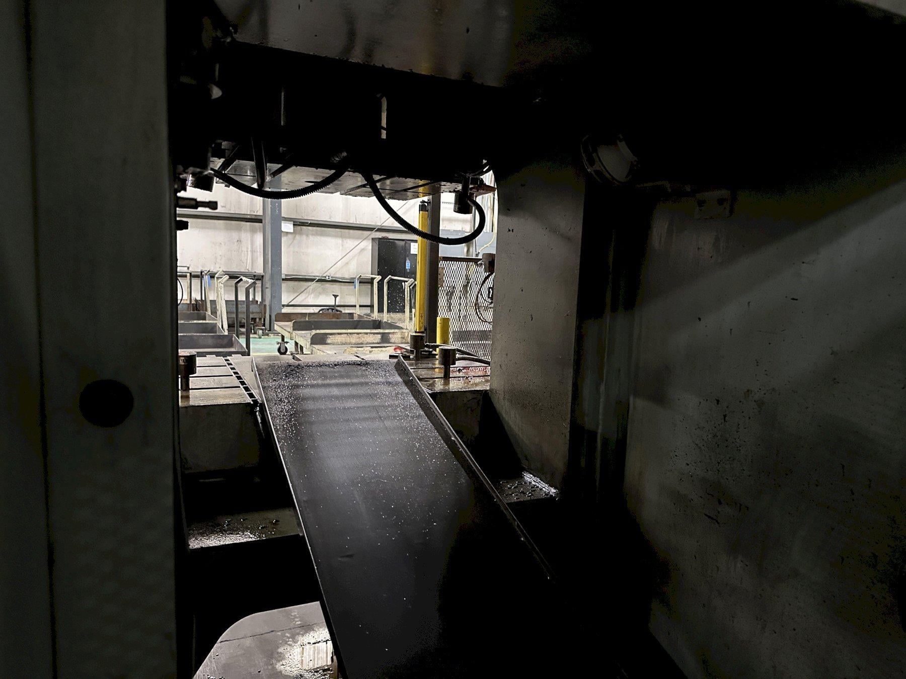 220 Ton, Aida #NC1-2000(2), single crank gap frame press, 9.84" stroke, 17.72"Shut Height, 4.33"ram adj. - Image 4