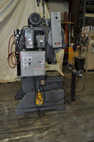 40 Ton, Rousselle #4, OBI press, 3" stroke, 12" Shut Height, 3.5"ram adj., 105 SPM, 26" x16"bed, air clutch & - Image 6