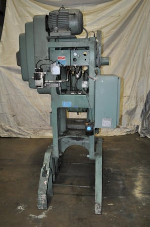 45 Ton, Bliss #C-45, OBI press, 3" stroke, 12.25" Shut Height, 3" ram adj., 120 SPM, 29.5"x18"bed, air clutch - Image 3