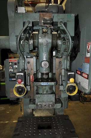 45 Ton, Bliss #C-45, OBI press, 3" stroke, 12.25" Shut Height, 3" ram adj., 120 SPM, 29.5"x18"bed, air clutch - Image 9