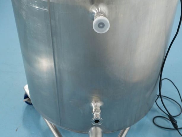 65 gallon DCI, Stainless Steel sanitary jacketed reactor, 45/FV @ 400°F shell, 125 psi, mounted on wheels - Image 5