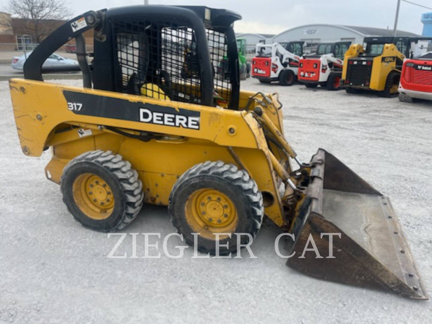 Deere & Co. 317, Skid Steer Loader, 3218 hours, S/N: T00317A108682, 2005 - Image 2