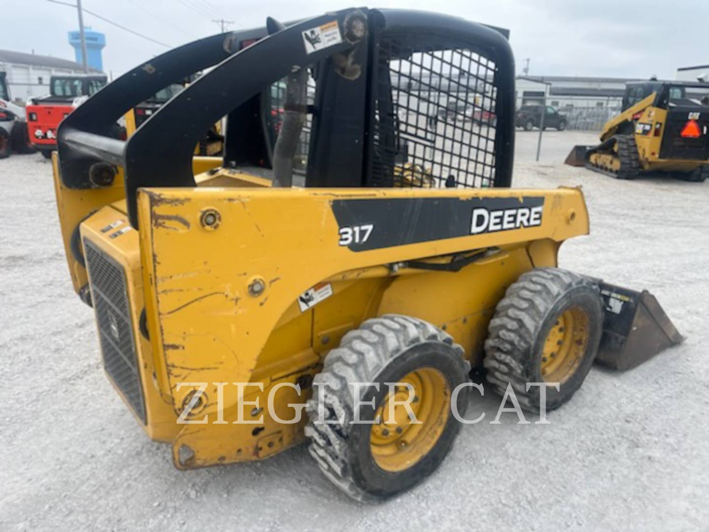 Deere & Co. 317, Skid Steer Loader, 3218 hours, S/N: T00317A108682, 2005 - Image 3