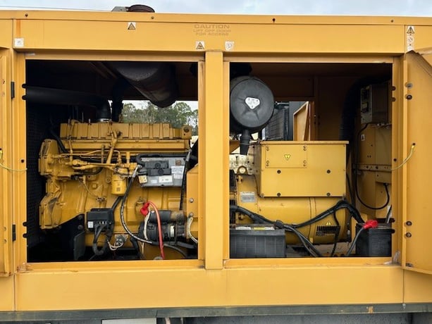 200 KW Caterpillar #D200-8, 60 HZ, 1800 RPM, 480 Volts, 1008 Hours, 2005 - Image 1