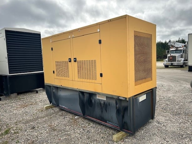 200 KW Caterpillar #D200-8, 60 HZ, 1800 RPM, 480 Volts, 1008 Hours, 2005 - Image 2