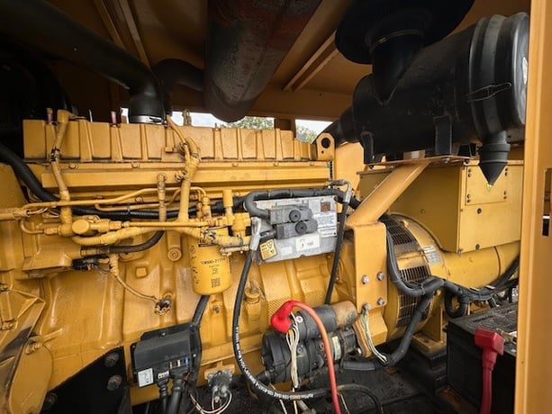 200 KW Caterpillar #D200-8, 60 HZ, 1800 RPM, 480 Volts, 1008 Hours, 2005 - Image 3