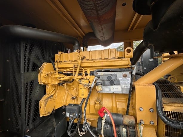 200 KW Caterpillar #D200-8, 60 HZ, 1800 RPM, 480 Volts, 1008 Hours, 2005 - Image 4