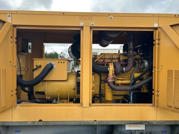 200 KW Caterpillar #D200-8, 60 HZ, 1800 RPM, 480 Volts, 1008 Hours, 2005 - Image 5