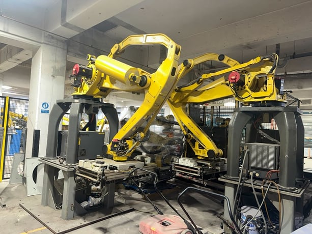Fanuc, M-410iB/160, Robot w/ R-J3iB Controller Palletizing Robot - Image 1