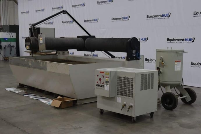 Omax #55100, CNC waterjet, 4.5' x 8.3', 30 HP, 60000 psi, garnett hopper, chiller, height sensor, 2021 - Image 2