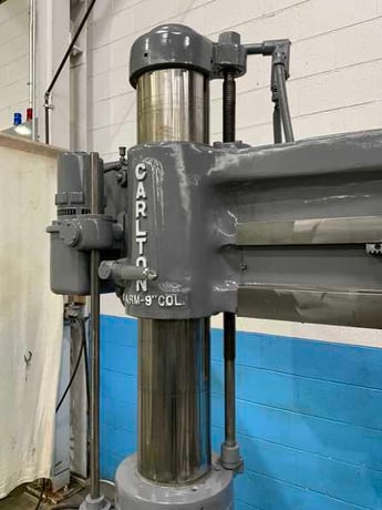 4' -9" Carlton #0A, radial arm drill, 53" x 31" base area, power elevation, coolant, box table, 5 HP - Image 6
