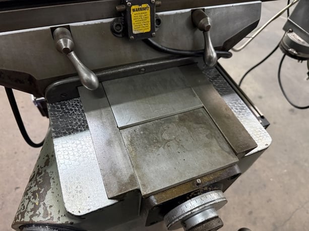 Bridgeport #Series-1 variable speed, Milling Machine, 9" x 49" table, 2 HP, 4200 RPM, 220/440 V., digital - Image 3