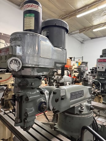 Bridgeport #Series-1 variable speed, Milling Machine, 9" x 49" table, 2 HP, 4200 RPM, 220/440 V., digital - Image 5