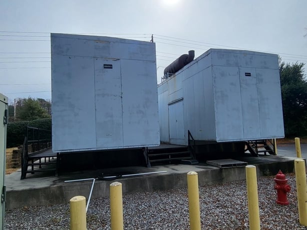 2000 KW Cummins #DQKAB, generator set, QSK60, Tier 2, 480 Volts, 158 hours, enclosure, base tank, 2007 - Image 2