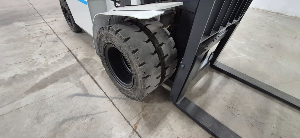 8000 lb. Unicarriers #PF80, outdoor forklift, LPG, 2-stage, side shift, 179" lift height, heater, 2020 - Image 6