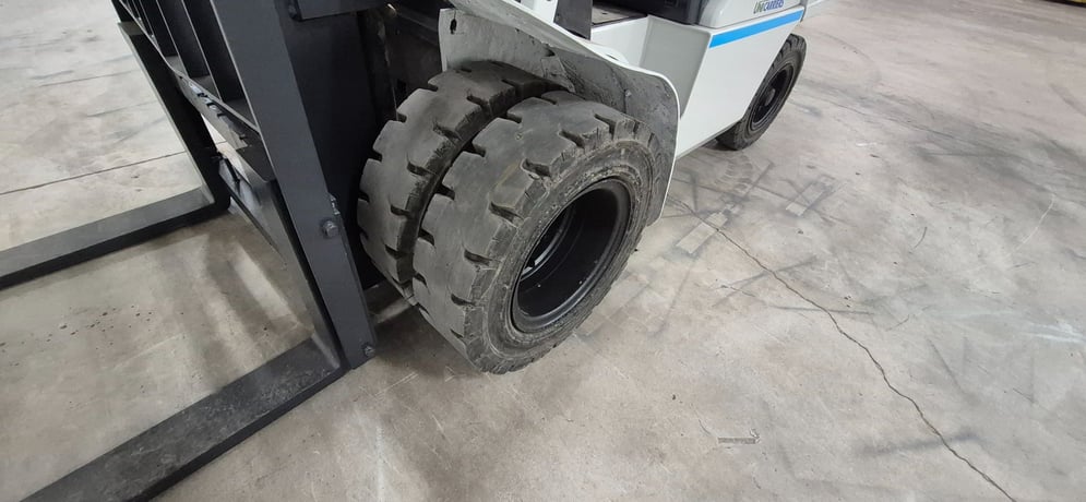 8000 lb. Unicarriers #PF80, outdoor forklift, LPG, 2-stage, side shift, 179" lift height, heater, 2020 - Image 7