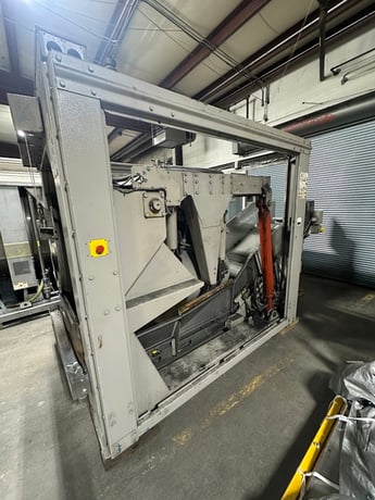 110 lb. Milnor #M7E4232C, Extractor, 85/110 psi Air, 789 RPM, 480 V, 1999 - Image 2