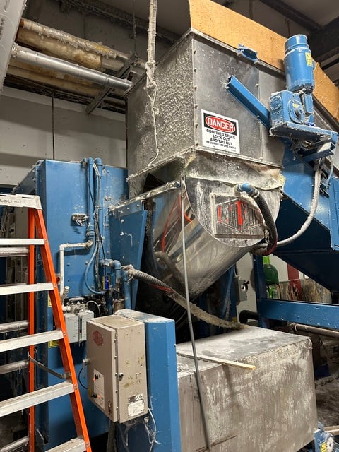 Milnor #CONWA306, Minor Loading/Weighing Conveyor, 6-Pockets, 110 lb. capacity, 480 V, 1998 - Image 3