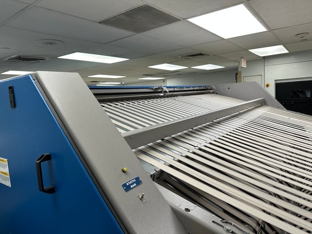 Chicago Dryer #S-16-2000, Folder w/Stacker, Left-Hand Discharge, 120" Width, 2.3 HP, 208 V, 2009 - Image 5