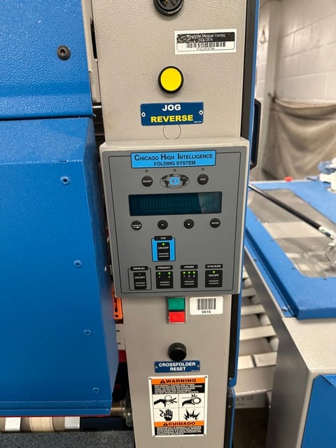 Chicago Dryer #S-16-2000, Folder w/Stacker, Left-Hand Discharge, 120" Width, 2.3 HP, 208 V, 2009 - Image 9