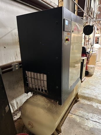 53 cfm, 125 psi, Ingersoll-Rand #R11I-A125, Air Compressor, 15 HP, 125 psi - Image 2