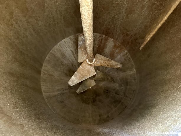 300 gallon Stainless Steel Tank, Top-mounted Agitator - Image 6