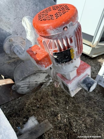 300 gallon Stainless Steel Tank, Top-mounted Agitator - Image 9