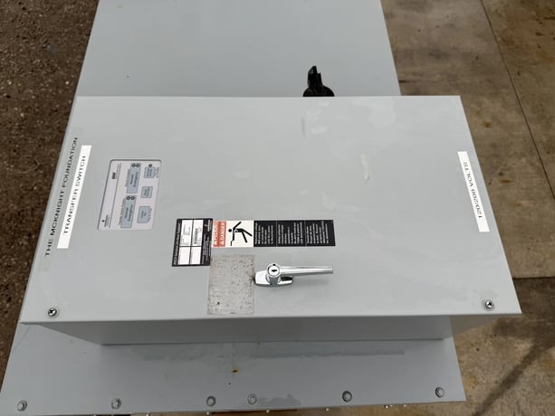 30 KW MTU #30PGC6NLT1, Natural gas generator set, 120/208 Volts, 3-phase, 230 hours, 1800 RPM, GM 3.0L - Image 9