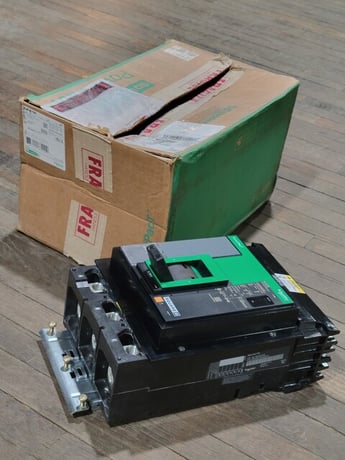 700 Amps, Square D #MJA36700, PowerPact I-Line Circuit Breaker, 3P, 600 Volts, unused - Image 2