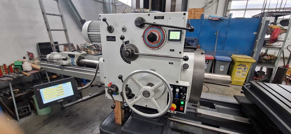 4" Tos Varnsdorf #W100A, Table Type Horizontal Boring Mill, 63" X, 44" Y, 49" Z, 49.2" x 49.2" table, 15 HP - Image 2