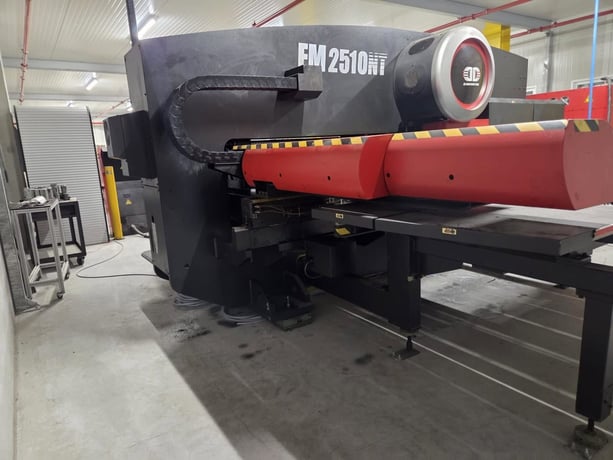 22 Ton, Amada #EM2510NT, CNC Turret Punch, 45 station, 50" x 100" trvls, 800 SPM, tooling, 2005 - Image 3