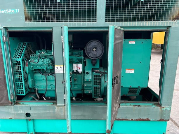 125 KW Cummins/Onan #125DGEA, Diesel Generator, 8.3 liter engine, 207 HP @ 1800 RPM, 120/208 Volt, 1PH/3PH - Image 7