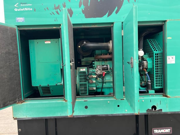 150 KW Cummins/Onan #DGFA-5567544, Diesel Generator Set, 8.3 liter engine, 120/240 Volt, 1PH/3PH, 654 hours - Image 4