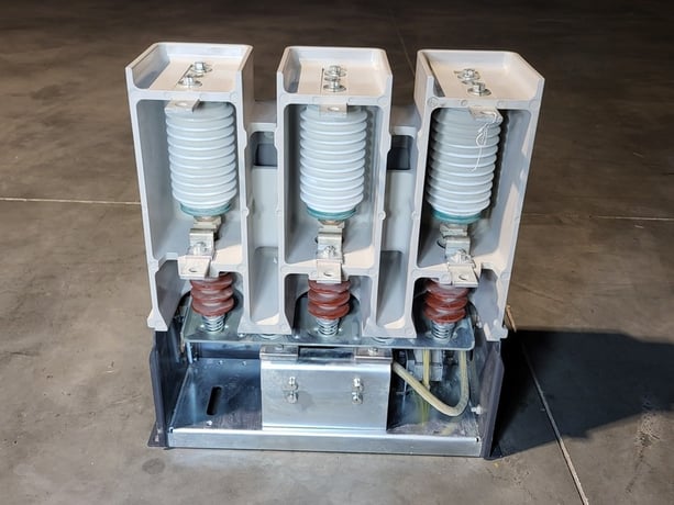 320 Amps, Toshiba #CV-10HA, 12/15 KV High Voltage Vacuum Contactor, 2008 - Image 3