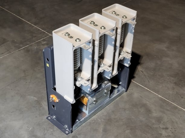 320 Amps, Toshiba #CV-10HA, 12/15 KV High Voltage Vacuum Contactor, 2008 - Image 9