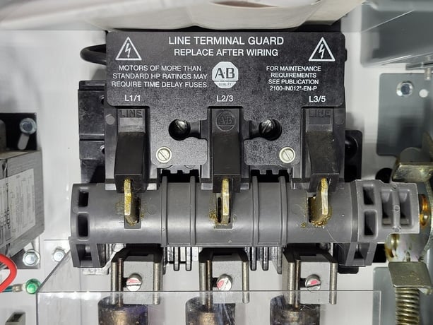 40 HP Allen-Bradley, YUTKNPN90/2AZ, Variable Frequency Drive, 41 amps, 600 Volts, 3PH - Image 5