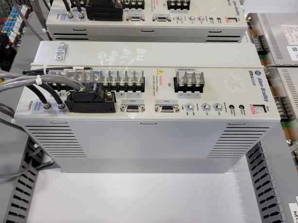 Allen-Bradley #2098-DSD-HV030-SE, Ultra3000 Digital Servo Drive, 230/460 Volt, 3PH, 2006 - Image 1