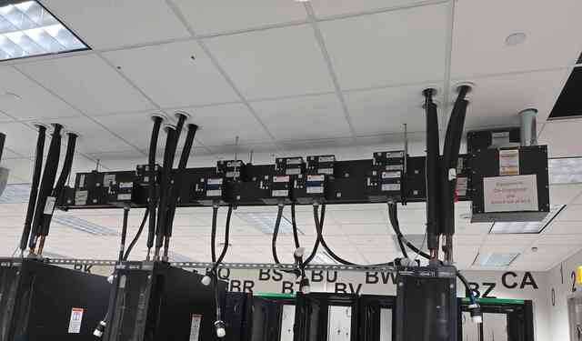 Siemens #XJ-L, Bus plug, XE400-SPEC, w/ Tap box, 2011 (32 available) - Image 10