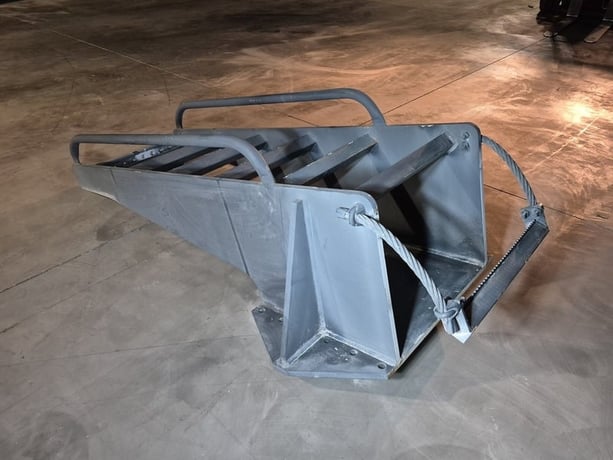 6' x 2' wide industrial steel access ladder w/ han - Image 6