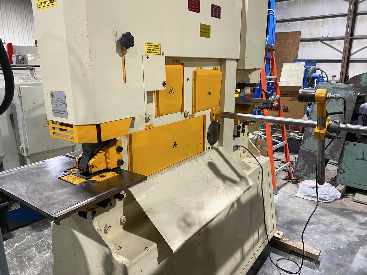 6.5" x 6.5" x 0.5" Geka Hydracrop #110/A, Hydraulic Ironworker, 121 Ton, 3" stroke, 12" throat, 7.4 HP - Image 3