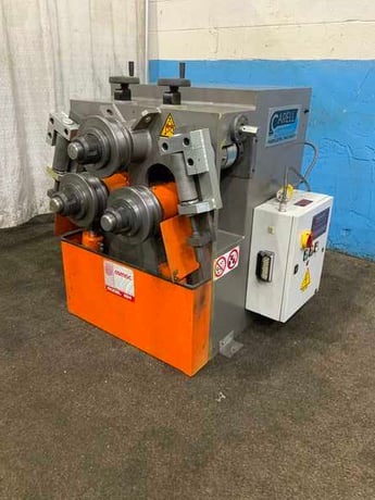 Comac #304HV, hydraulic angle rolls, leg-in/leg-out guides, 5 HP, 17 FPM, 2011 - Image 10