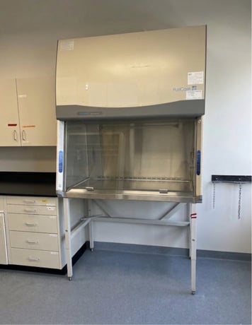 Labconco Puricare, Procedure Station, 4', A1 BSC Biosafety, 115 VAC., 1PH - Image 1