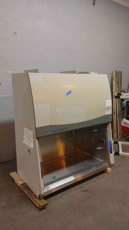 Labconco Puricare, Procedure Station, 4', A1 BSC Biosafety, 115 VAC., 1PH - Image 9