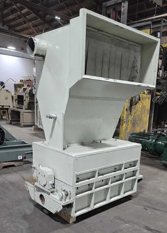 HDEPT #DY-1000, hammermill, mounted on stand with feed hopper, 100 HP, belt driven, 240 V. - Image 1