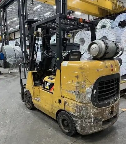 10000 lb. Caterpillar #GC45KSWB, heavy duty industrial forklift, LPG, 140" lift height, 10&deg; mast tilt - Image 2