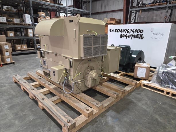 900 HP 3600 RPM General Electric, Frame 8210/11S, weather protected enclosure type 2, Sleeve, 2300/4160 - Image 1