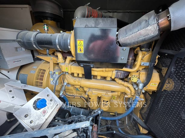 455 KW Caterpillar #XQ570-C18, diesel gen set, Tier 4F, PMG, trailer mount, 5 hours, 2019 - Image 3