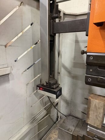 176 Ton, Ermaksan #CNC-SAP-12X176, cnc press brake, 12' overall, 7" stroke, 128" between housing, 20 HP, 4 - Image 6